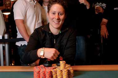 Vanessa Selbst Uses Her Poker Prize Money To Fund Nonprofits