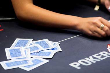 What Does Muck Mean in Poker?